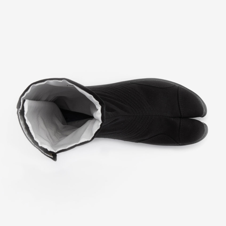 耐滑地下足袋 エアージョグⅢ12枚黒のアッパー