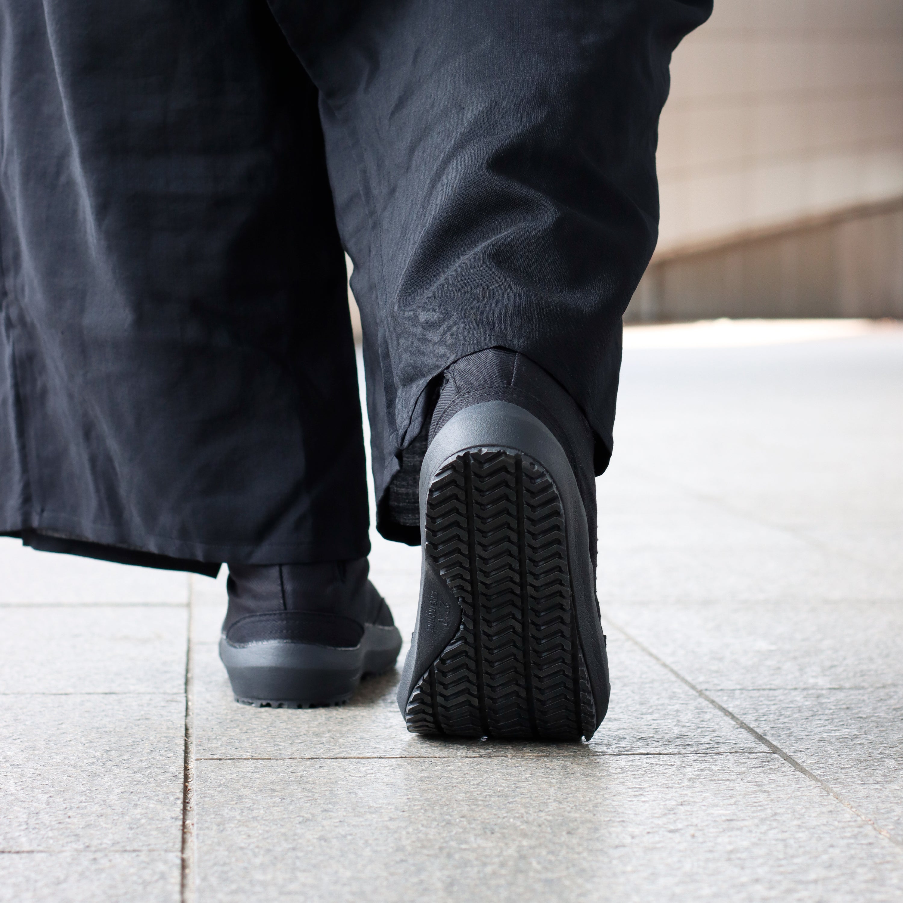滑りにくい地下足袋 エアージョグIII3枚の着用画像３