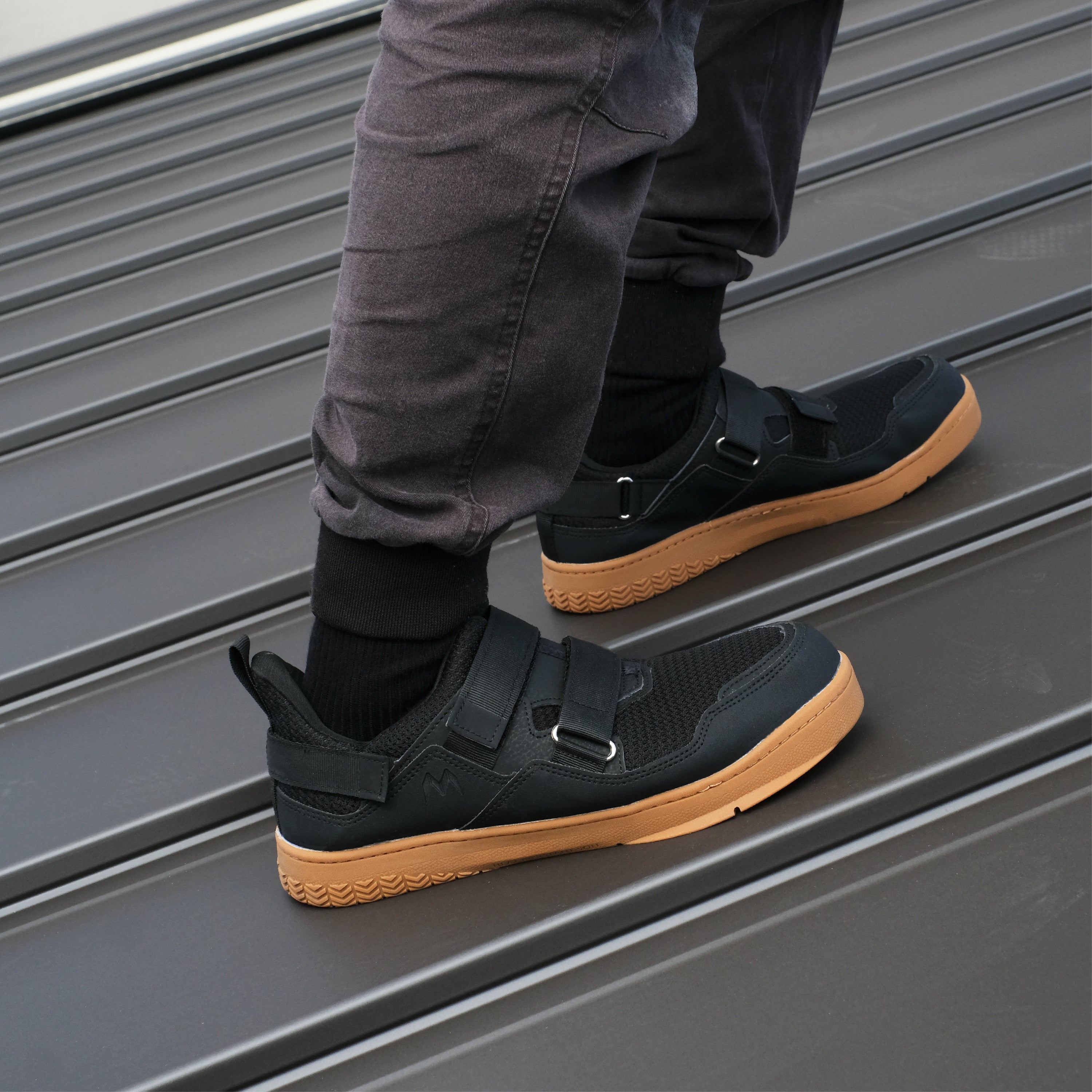 マンダム屋根やくん#08　ブラックの着用画像